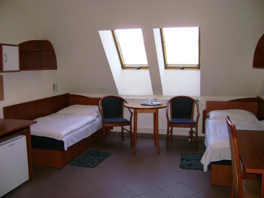 Karoly Robert Diakhotel Gyöngyös Pokoj fotografie