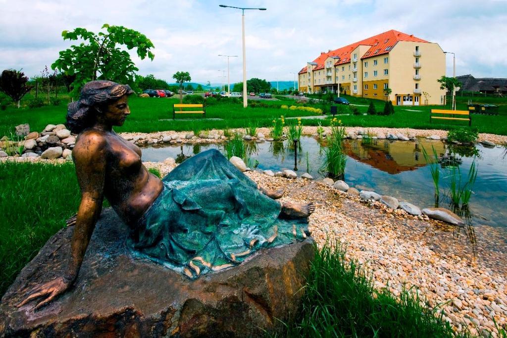 Karoly Robert Diakhotel Gyöngyös Exteriér fotografie